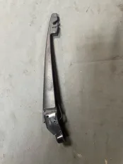 Поводок дворника Mitsubishi Outlander