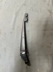 Поводок дворника Mitsubishi Outlander