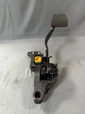 Педаль тормоза Omoda C5