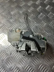 Замок боковой двери Nissan NP300