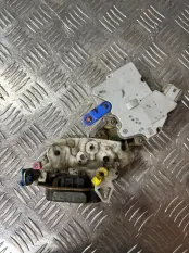 Замок боковой двери Nissan Patrol
