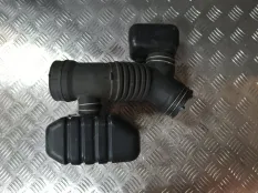 Патрубок воздушного фильтра Toyota Land Cruiser