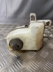 Бачок для тормозной жидкости Toyota Prius
