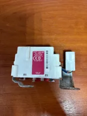 Блок управления дверьми Toyota Prius