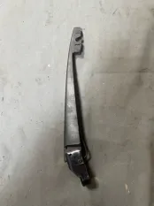 Поводок дворника Mitsubishi Outlander