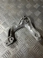 Кронштейн компрессора кондиционера Mitsubishi Outlander