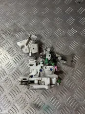 Замок боковой двери Nissan NP300