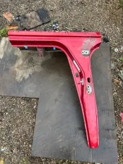 Центральная стойка кузова Toyota Prius