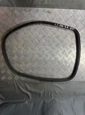 Уплотнитель стекла двери Toyota Land Cruiser prado