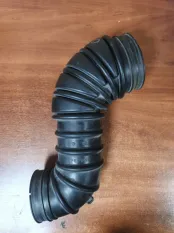 Патрубок воздушного фильтра Toyota Land Cruiser prado