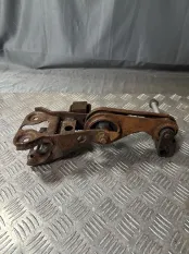 Подушка двигателя Toyota Prius