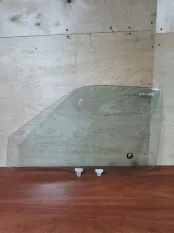 Стекло двери Nissan NP300