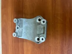 Кронштейн компрессора кондиционера Omoda C5