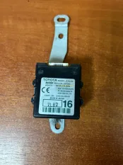 Блок управления дверьми Toyota Prius