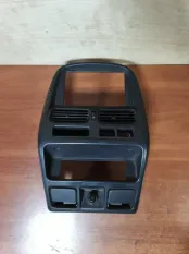 Панель магнитолы Nissan NP300