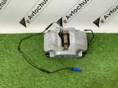 Суппорт тормозной передний левый BMW 5-Series G31