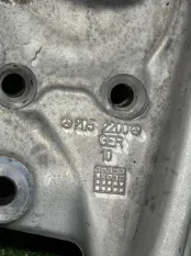 Кулак поворотный передний правый Mercedes-Benz
