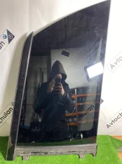 Форточка кузова задняя левая Mercedes-Benz