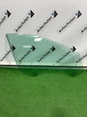 Стекло двери переднее правое BMW 6-Series F06 2017