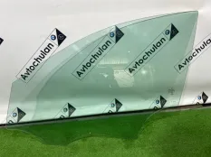 Стекло двери переднее левое Mercedes-Benz C-Class