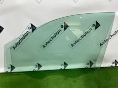 Стекло двери переднее левое Mercedes-Benz B-Class