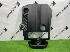 Декоративная крышка двигателя Mercedes-Benz