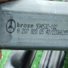 Стеклоподъемник задний левый Mercedes-Benz