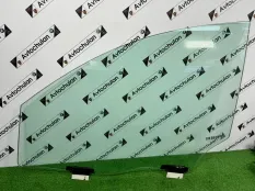 Стекло двери переднее левое Mercedes-Benz