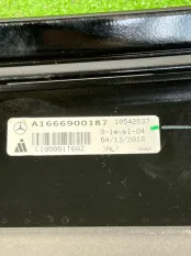 Молдинг двери передний левый Mercedes-Benz