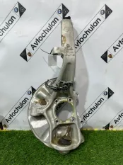 Кулак поворотный передний правый Mercedes-Benz