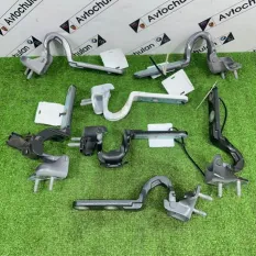 Петля крышки багажника правая Mercedes-Benz