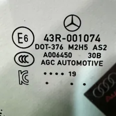 Форточка двери задняя правая Mercedes-Benz