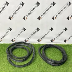 Уплотнитель двери передний BMW X5 G05 2023
