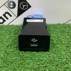 Блок USB Mercedes-Benz CLA-Class C118 2023