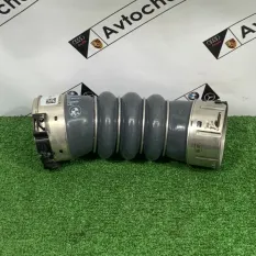Патрубок интеркулера BMW X5 G05 B57D30B 2023
