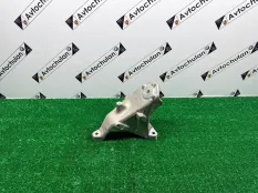 Кронштейн двигателя левый Mercedes-Benz AMG GT