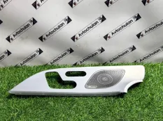 Декоративная накладка передняя левая Mercedes-Benz