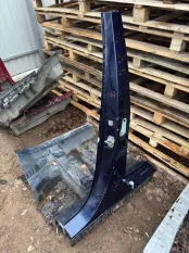 Центральная стойка кузова левая Mercedes-Benz