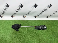 Доводчик двери багажника BMW X5 G05 2023