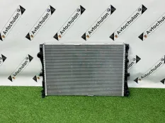 Радиатор охлаждения двигателя Mercedes-Benz