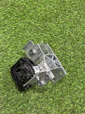 Кронштейн радиатора левый BMW X7 G07 2023