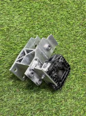 Кронштейн радиатора правый BMW X7 G07 2023