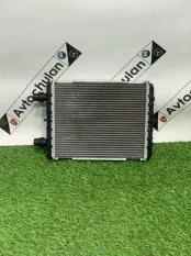 Радиатор охлаждения двигателя Mercedes-Benz