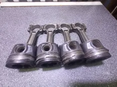 Шатун с поршнем Renault Megane 2 120A18655R K9K