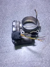 Дроссельная заслонка Volvo S80 30711552 B5254T