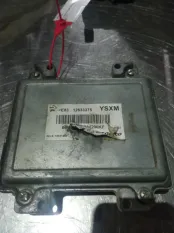 Блок управления двигателем Opel Astra 12621466