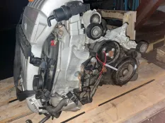 Двигатель Volkswagen AXZ004456 3.2 И AXZ