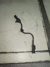 Датчик положения коленвала Kia Rio 391802B100