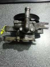 Насос гидроусилителя руля Hyundai Coupe 571002D151 G4GC