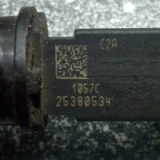 Форсунка топливная Hummer H3 25380534 LLR